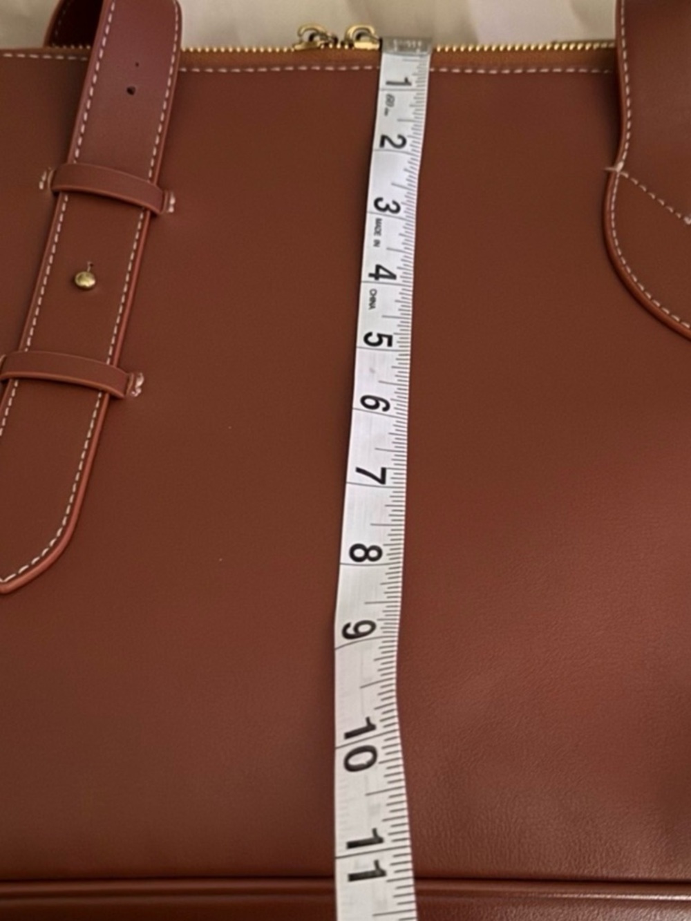 Fashionable Low Key Cognac Top-Handle Bag with Gold Lock - Picture 5 of 7